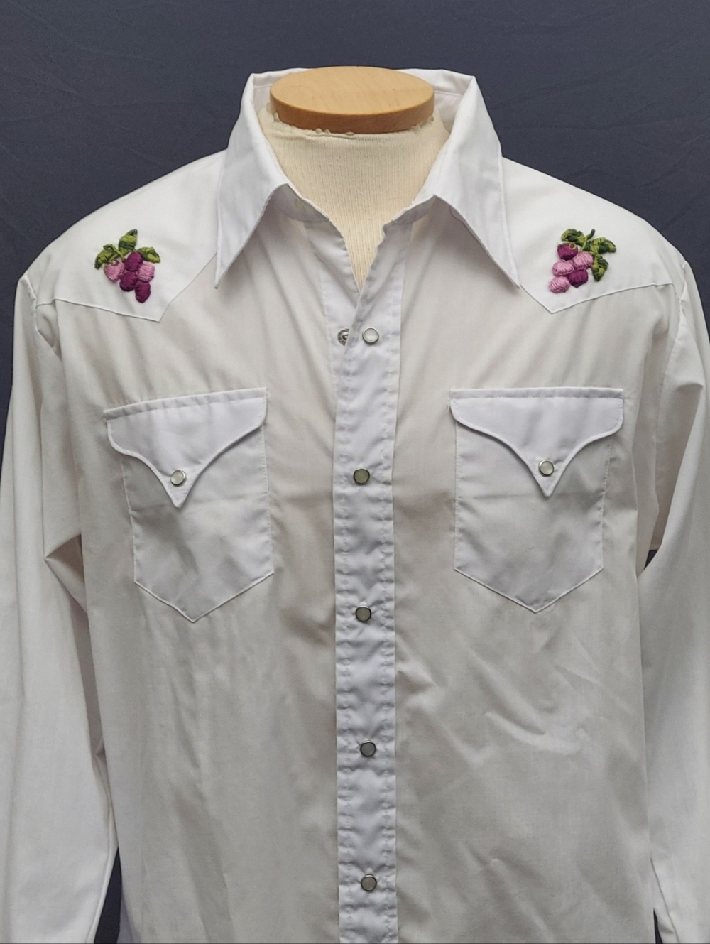 Vintage Bronco Westerns Men's Size XL White Peal Snap Shirt With Purple Grapes - Picture 4 of 13